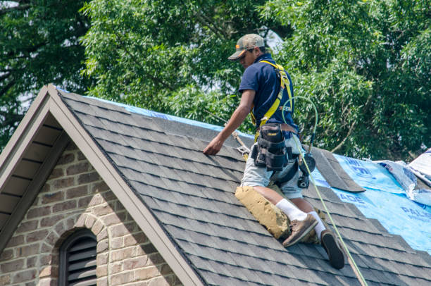 Best Residential Roofing Contractor  in Manitowoc, WI
